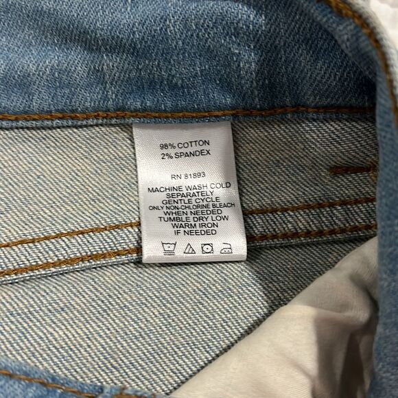 D & Co Denim + Company light wash jean shorts size 12 - Picture 4 of 9